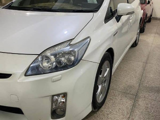 toyota-prius-2011-s-automatic-like-brand-new