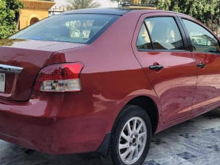 toyota-belta-2013