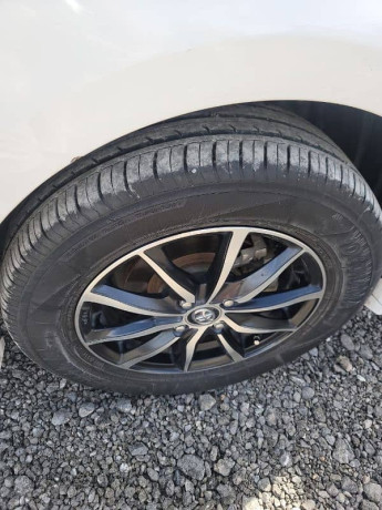 toyota-yaris-2021-big-16