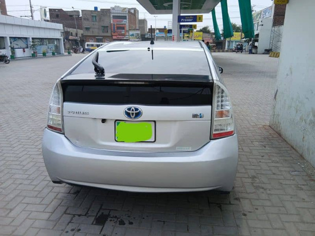 toyota-prius-2014-big-2