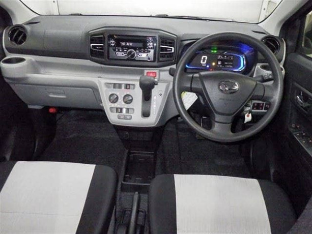 daihatsu-mira-big-5