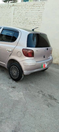 toyota-vitz-2003-big-1