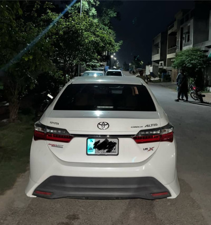 toyota-altis-16-converted-into-x-grande-big-5