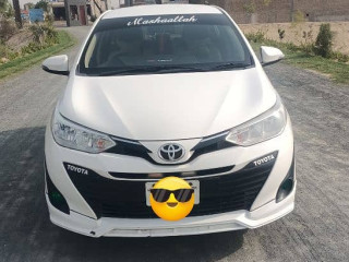 toyota-yaris-2021-ativ-one-hand