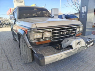 toyota-land-cruiser-vx-1989