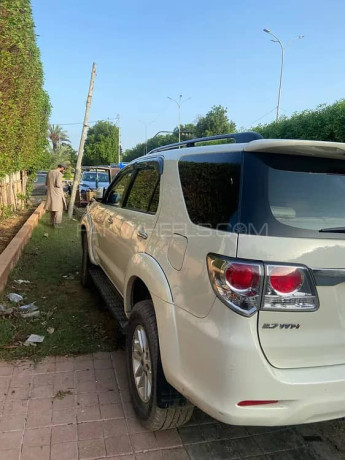 toyota-fortuner-27-vvti-model-2013-big-4