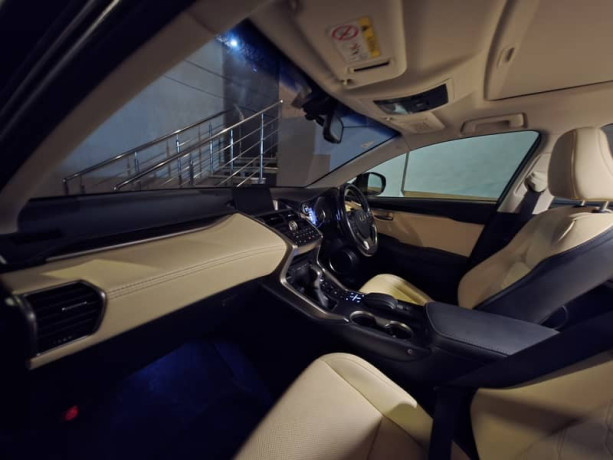 lexus-nx300-2016-big-11