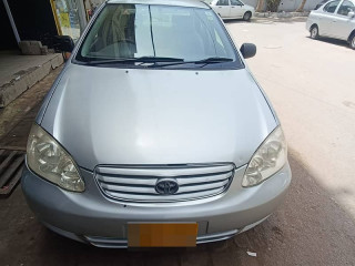 toyota-corolla-se-saloon-2003