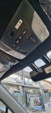 toyota-corolla-cross-hev-x-2024-big-7