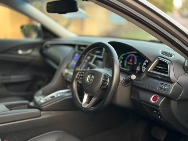 honda-insight-2022-big-8
