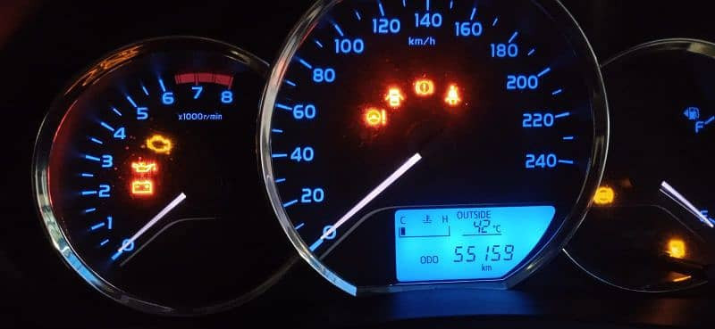 toyota-corolla-gli-2019-zero-condition-big-7