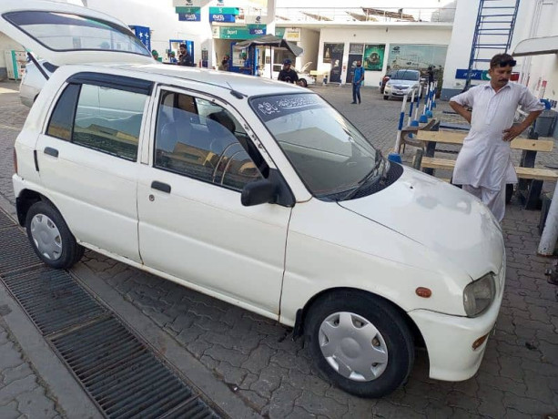 daihatsu-cuore-2002-big-1