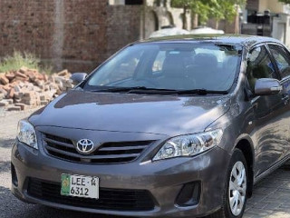 toyota-corolla-gli-2014