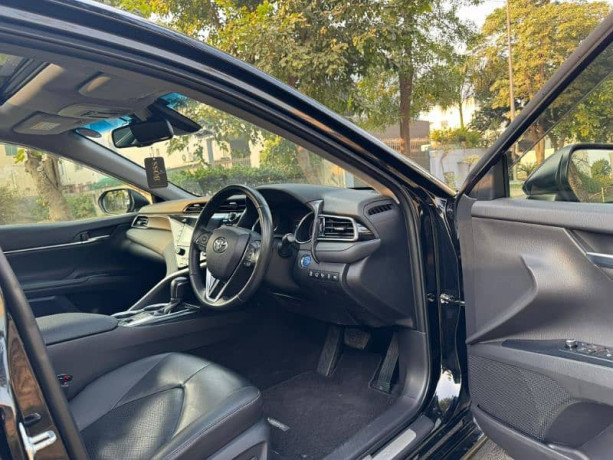 toyota-camry-2023-big-10