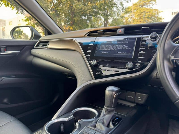 toyota-camry-2023-big-11