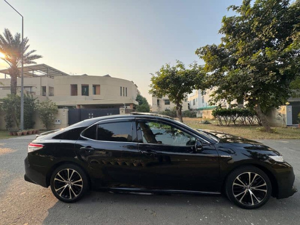 toyota-camry-2023-big-14