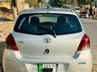 toyota-vitz-10