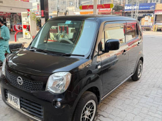 nissan-moco-201215-almost-genuine