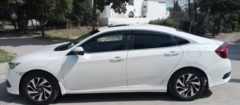 honda-civic-oriel-18-ug-full-option-big-4