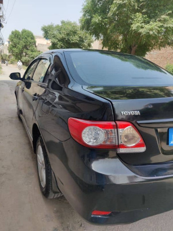 toyota-corolla-xli-2013-chat-piller-geniune-rest-spry-for-fresh-look-big-5