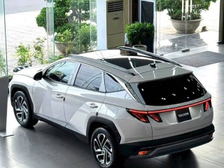 hyundai-tucson-hev-awd-2025