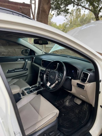 kia-sportage-2022-big-8