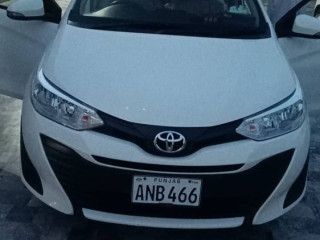 toyota-yaris-2021