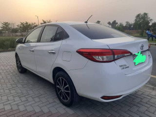 toyota-yaris-2021-model