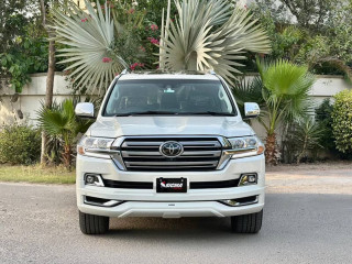 toyota-land-cruiser-zx-2017