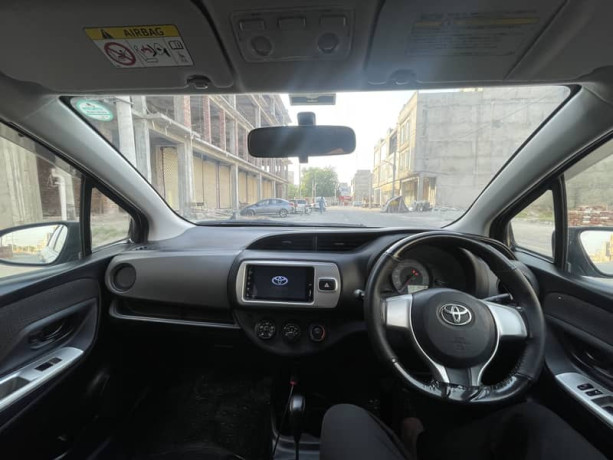 toyota-vitz-big-13