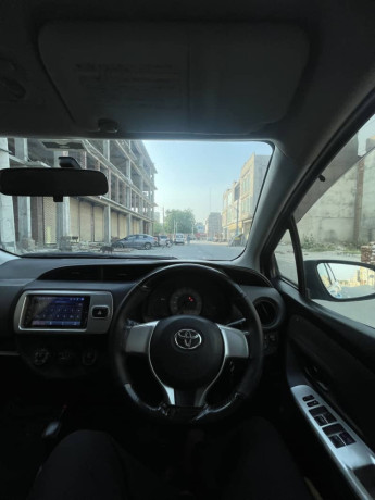 toyota-vitz-big-12