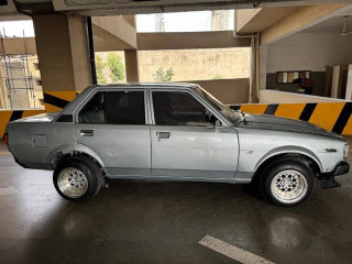 toyota-corolla-1981-antique-03174344508