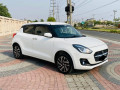 suzuki-swift-2022-small-0