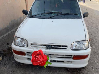 daihatsu-cuore-2012