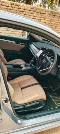 honda-civic-ug-2018-red-meter-big-4