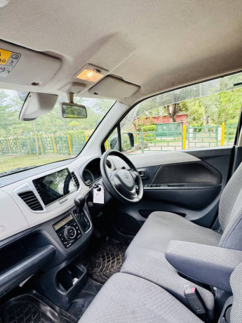 suzuki-wagon-r-fa-2015-big-9
