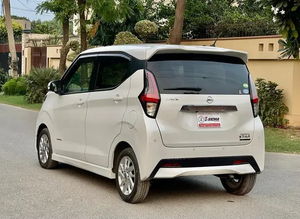 nissan-dayz-highway-star-20202023-big-9