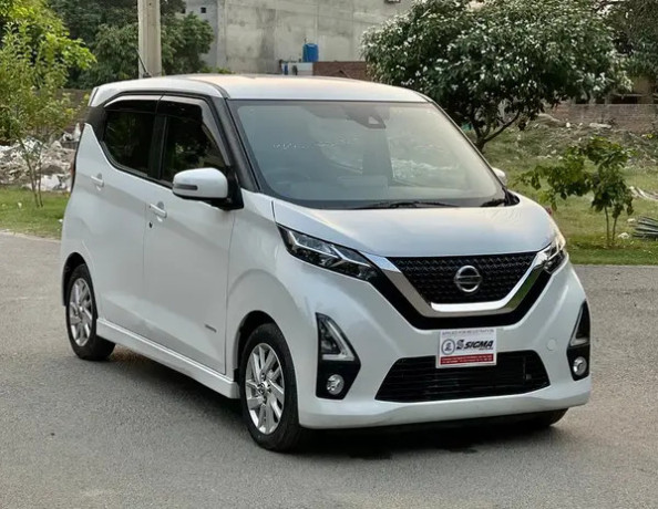 nissan-dayz-highway-star-20202023-big-1