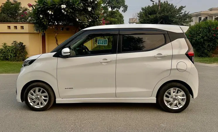 nissan-dayz-highway-star-20202023-big-7