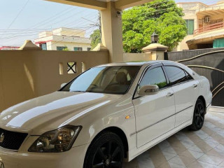 toyota-crown-2004
