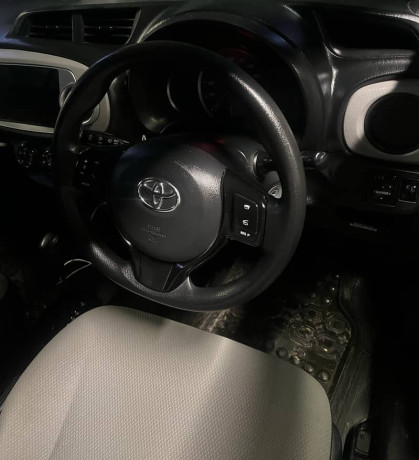 toyota-vitz-2012-reg-2015-big-5