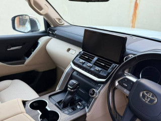 toyota-land-cruiser-2022-lc-300