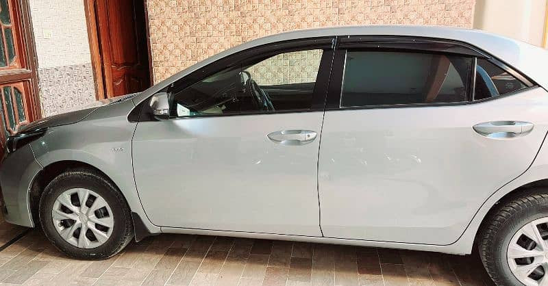 toyota-corolla-gli-2015-btob-genuine-big-9