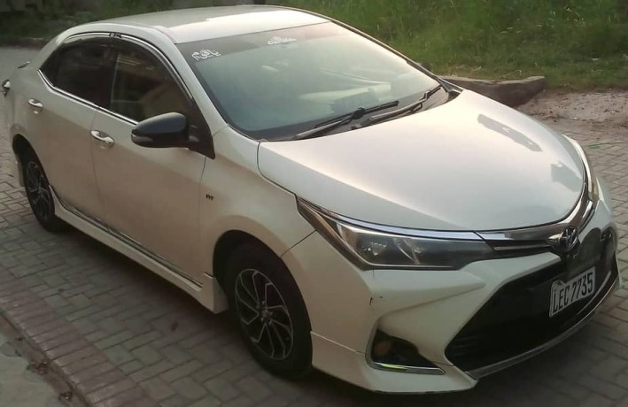 toyota-corolla-xli-2016-big-1