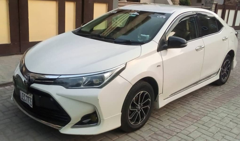 toyota-corolla-xli-2016-big-0