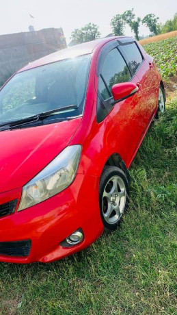 toyota-vitz-2012-total-guneune-mechanically-ok-all-documents-clear-big-4