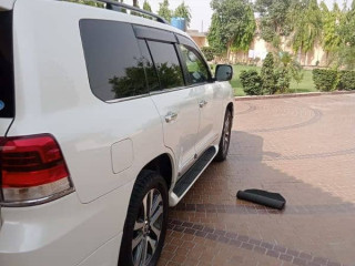 toyota-land-cruiser-zx