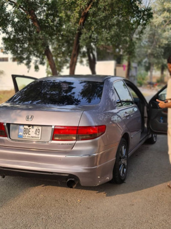 honda-accord-2003-big-10