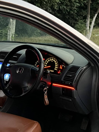 honda-accord-2003-big-5