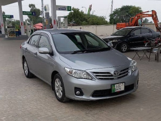 toyota-corolla-altis-2011